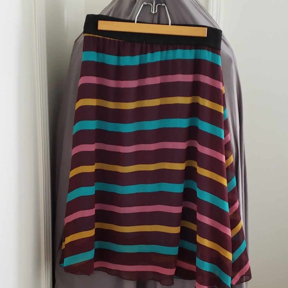 Lularoe Lola skirt size S stripped pattern